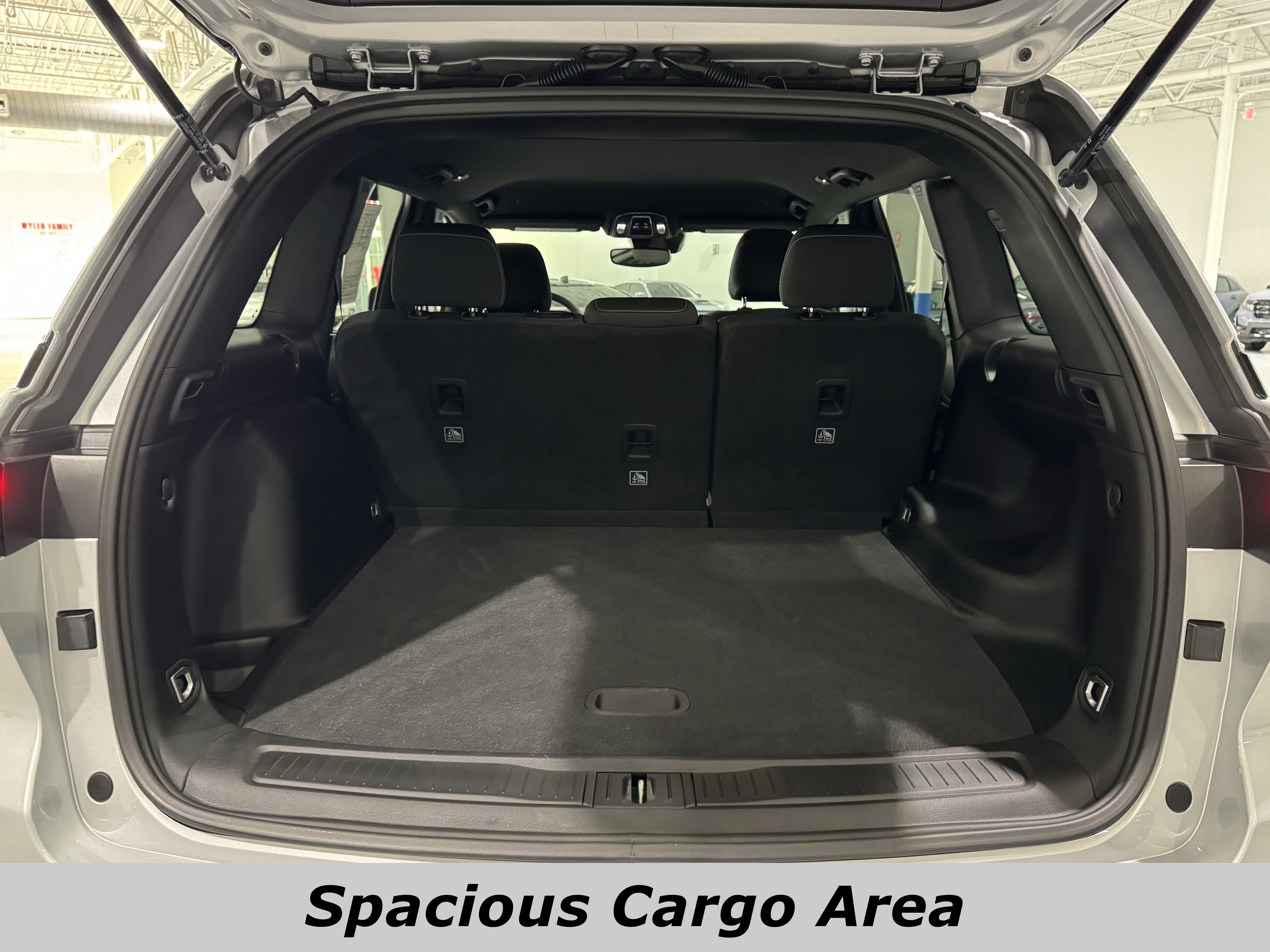 Used 2024 Jeep Grand Cherokee Laredo w/ MOPAR Finishing Package image 13