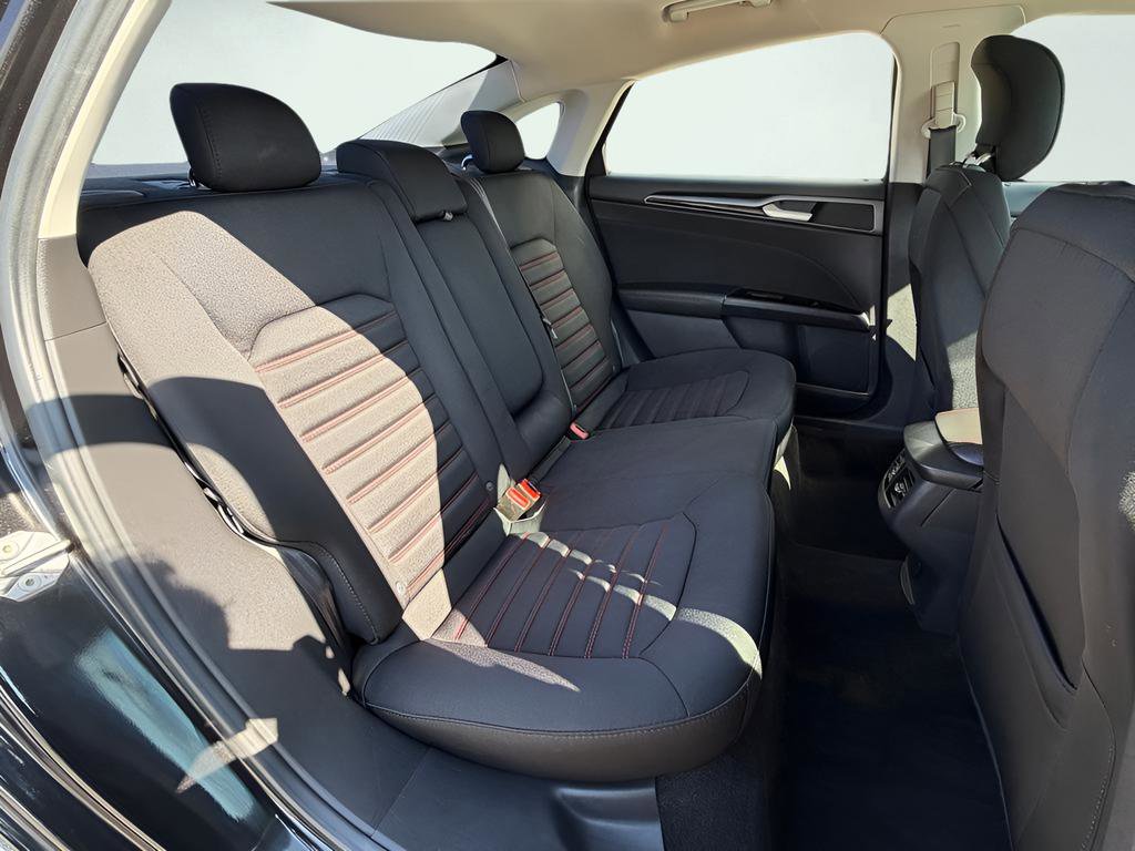 Used 2014 Ford Fusion SE image 27