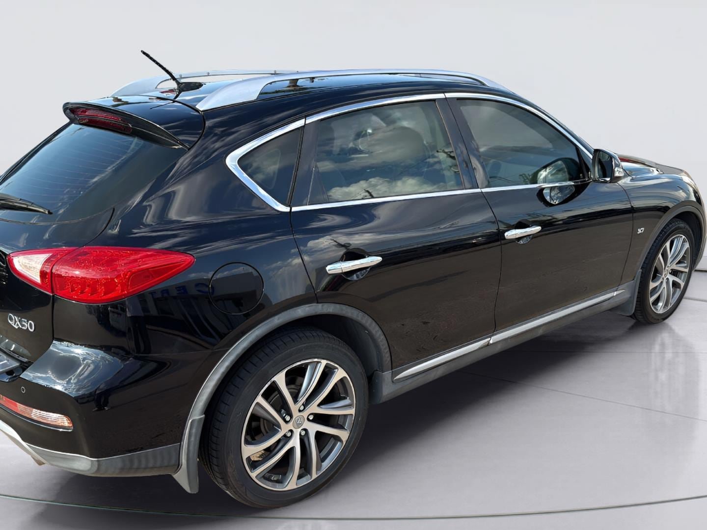 Used 2016 INFINITI QX50 2WD w/ Technology Package image 6