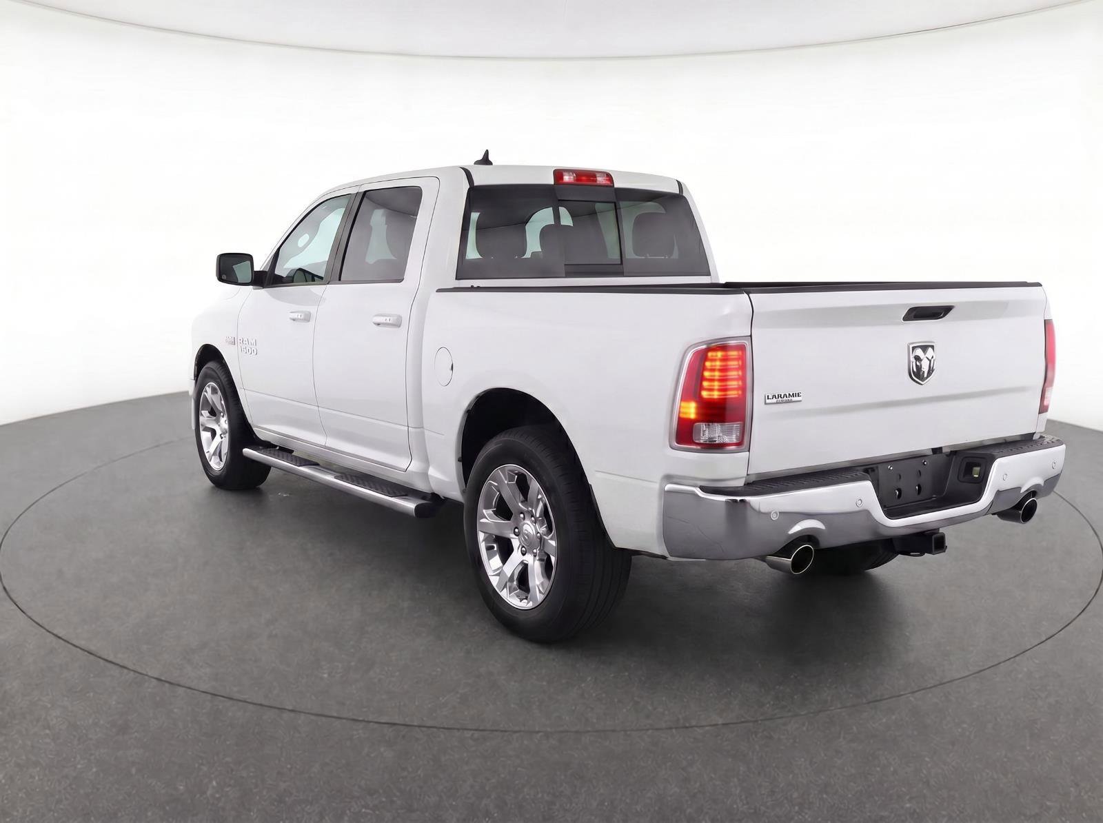 Used 2016 RAM 1500 Laramie RWD image 3