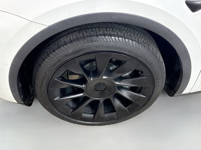Used 2022 Tesla Model Y Long Range AWD/4WD image 30