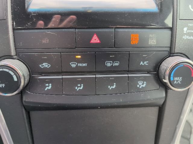 Used 2015 Toyota Camry LE w/ Moonroof Package FWD image 22