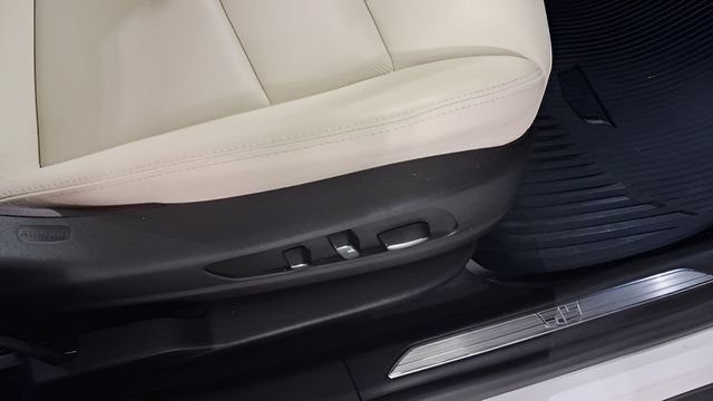 Used 2022 Cadillac XT5 Sportv w/ Technology Package AWD/4WD image 18