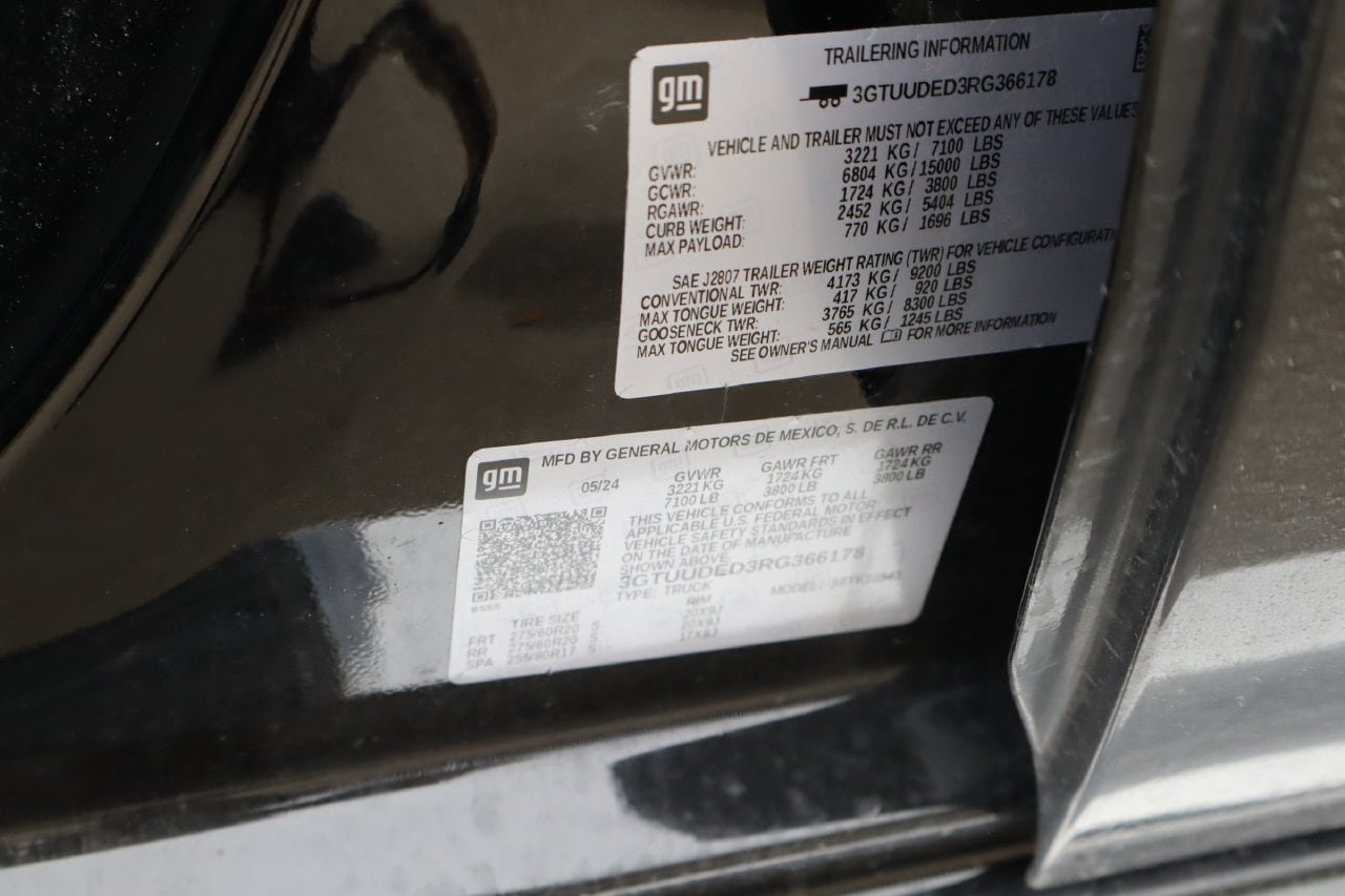 Used 2024 GMC Sierra 1500 SLT AWD/4WD image 30