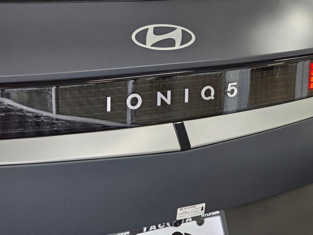 New 2025 Hyundai Ioniq 5 SEL AWD/4WD image 13