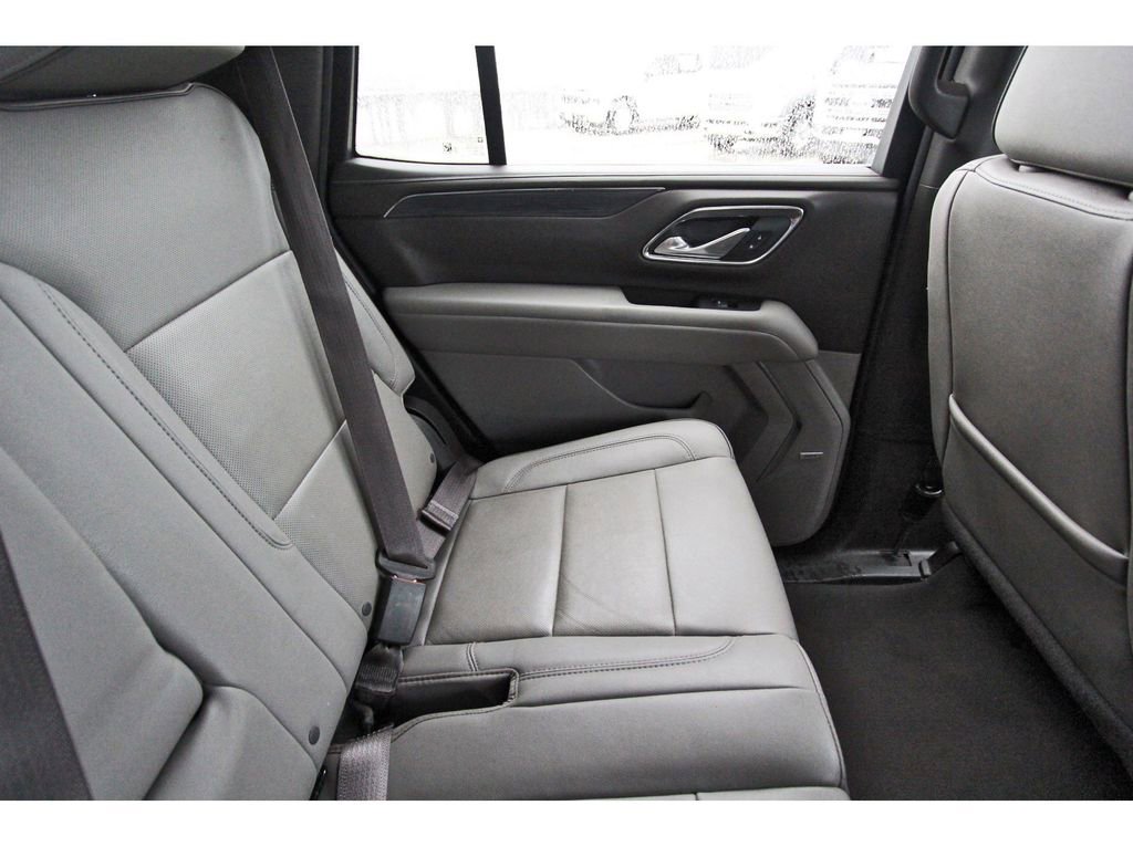 Used 2024 GMC Yukon SLT AWD/4WD image 11