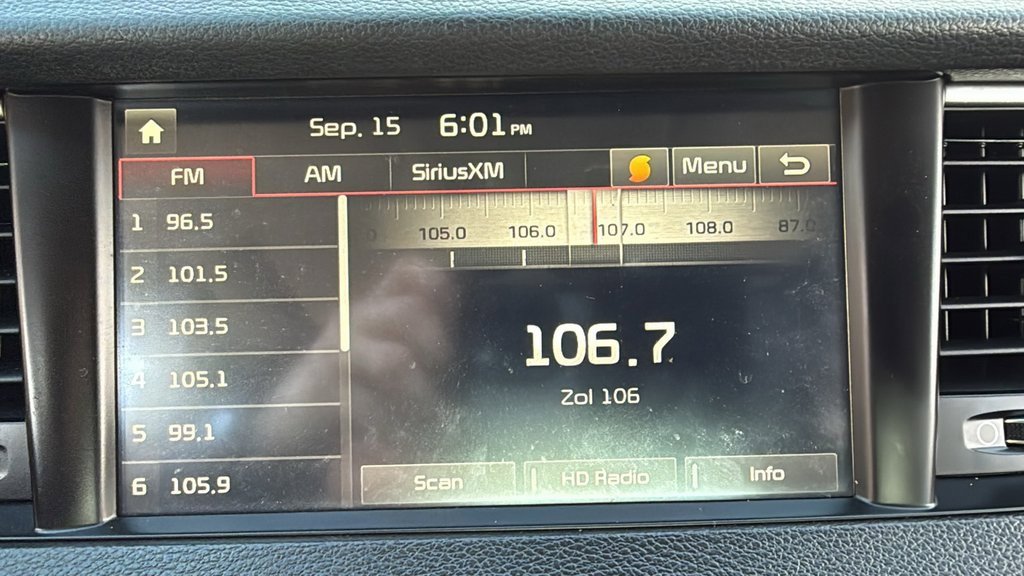 Used 2017 Kia Cadenza Premium w/ Luxury Package image 20