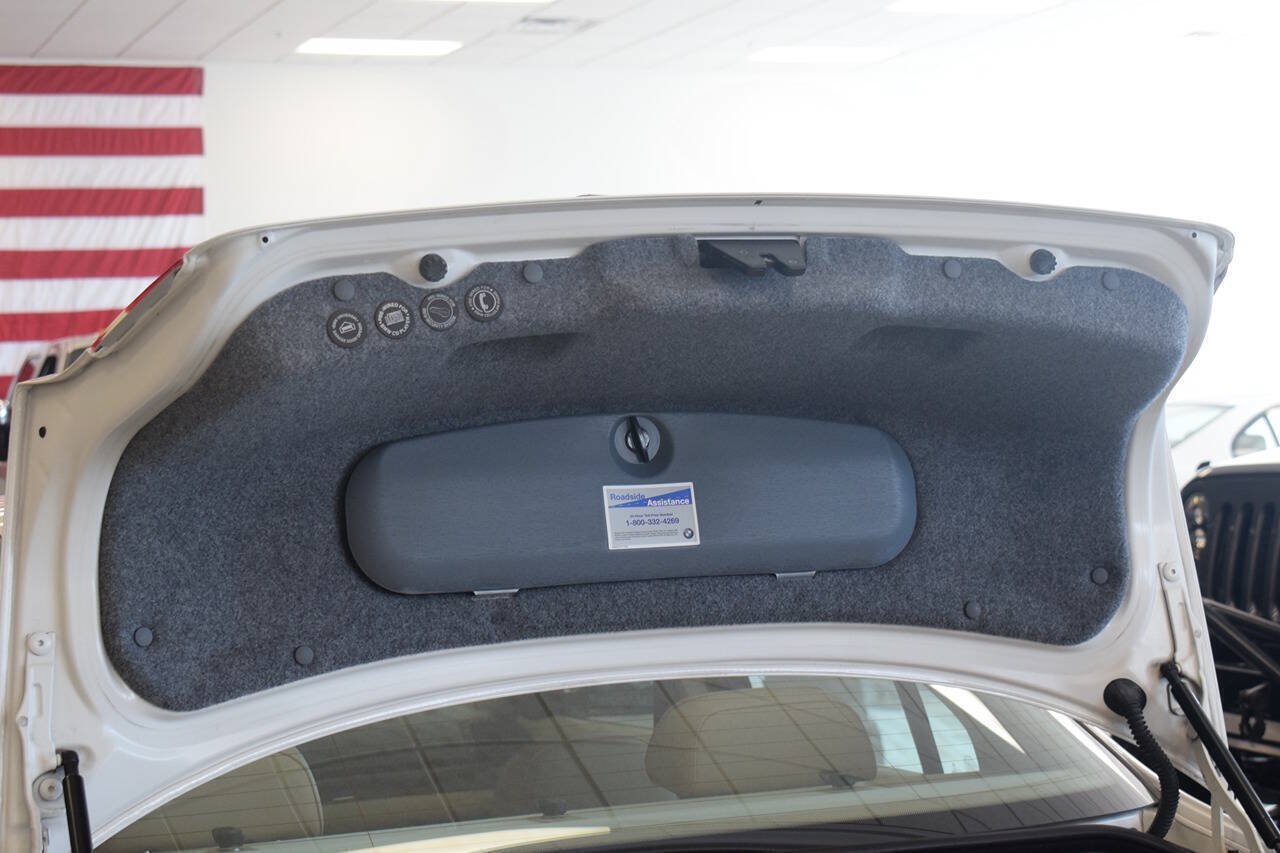 Used 2000 BMW 323i Sedan RWD image 15