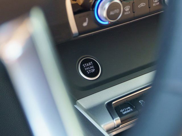 Certified 2025 Audi Q3 2.0T Premium Plus w/ Premium Plus Package image 28