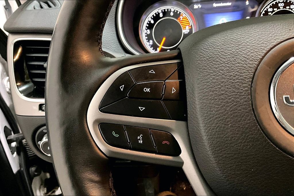 Used 2019 Jeep Cherokee Limited AWD/4WD image 11