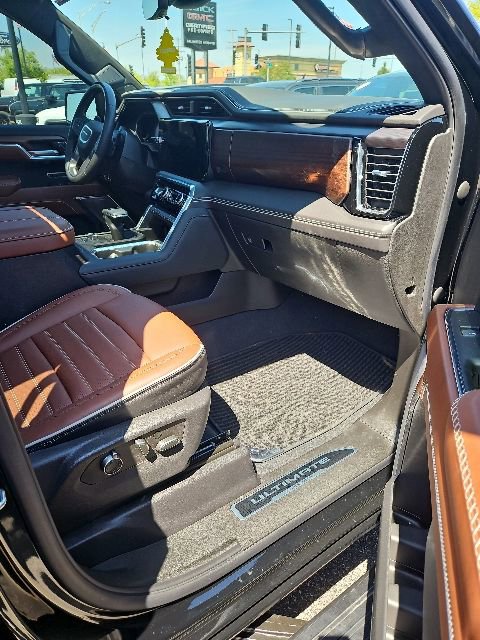 Used 2023 GMC Sierra 1500 Denali Ultimate AWD/4WD image 4