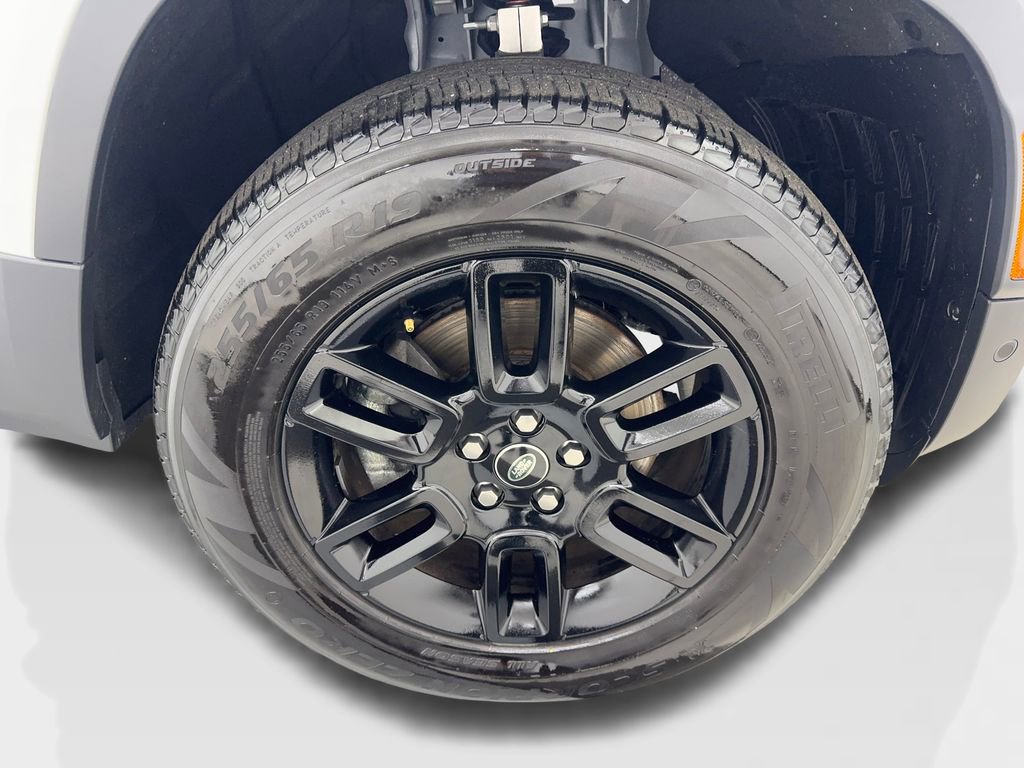 Used 2025 Land Rover Defender 110 S image 80