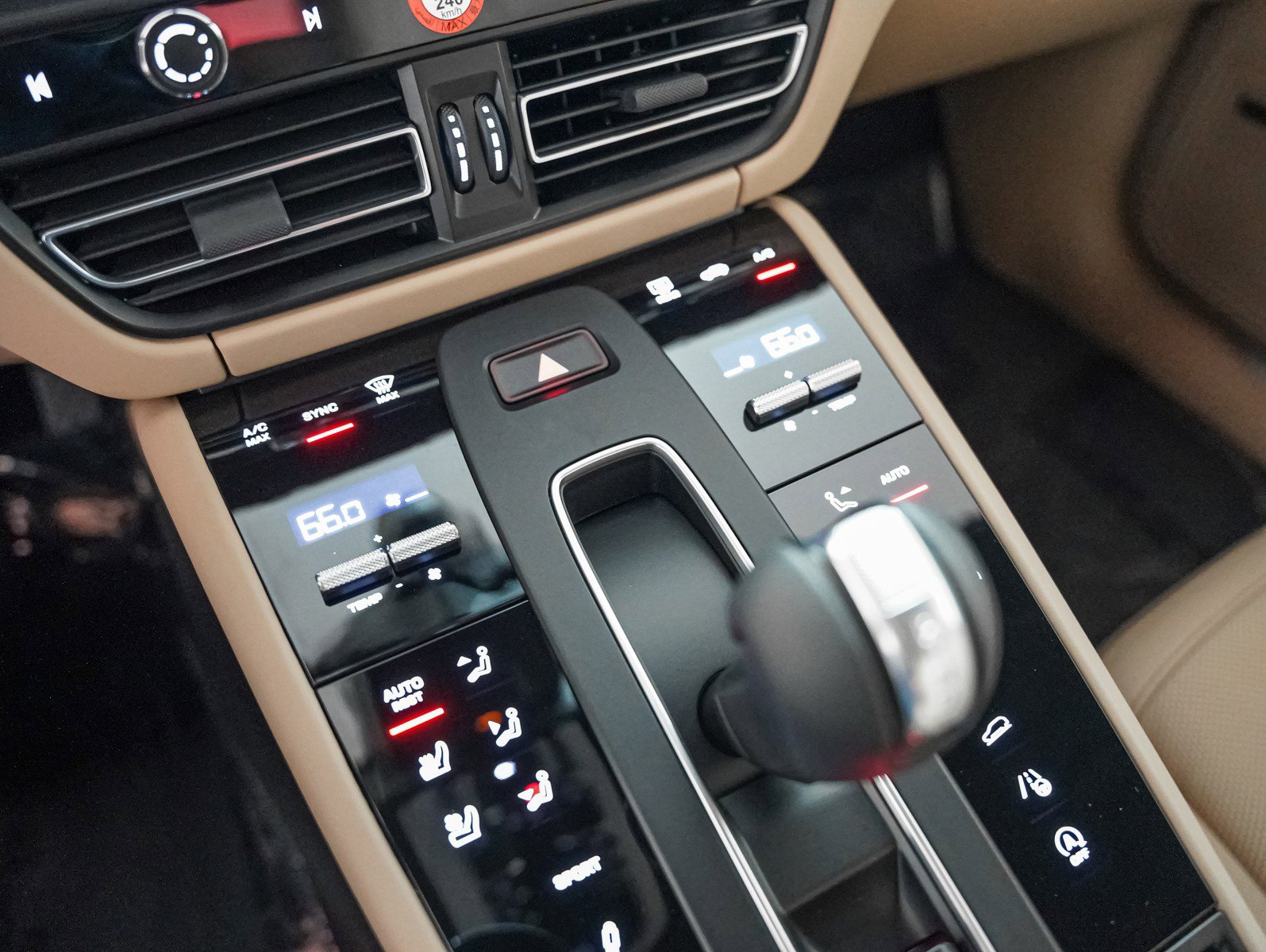 Certified 2025 Porsche Macan S image 21