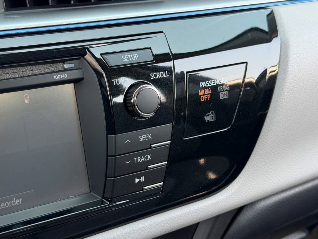Used 2015 Toyota Corolla LE image 26
