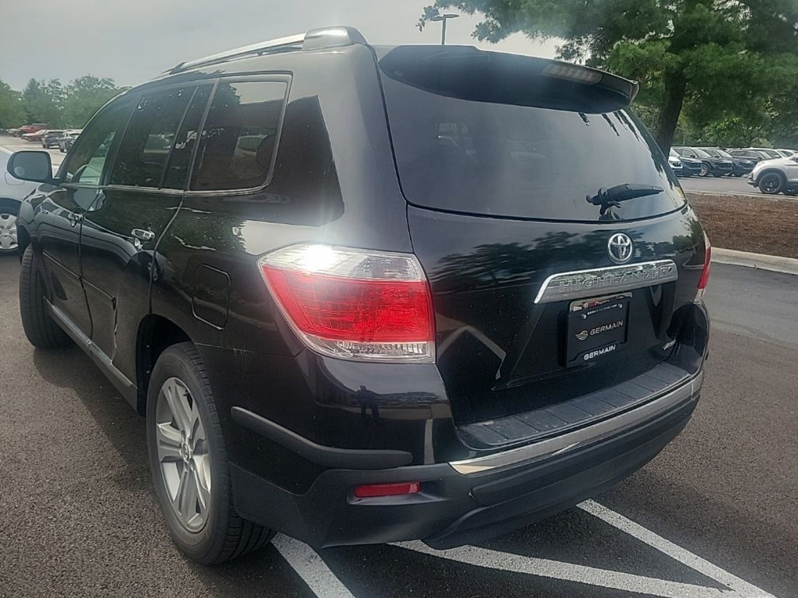 Used 2013 Toyota Highlander Limited AWD/4WD image 9