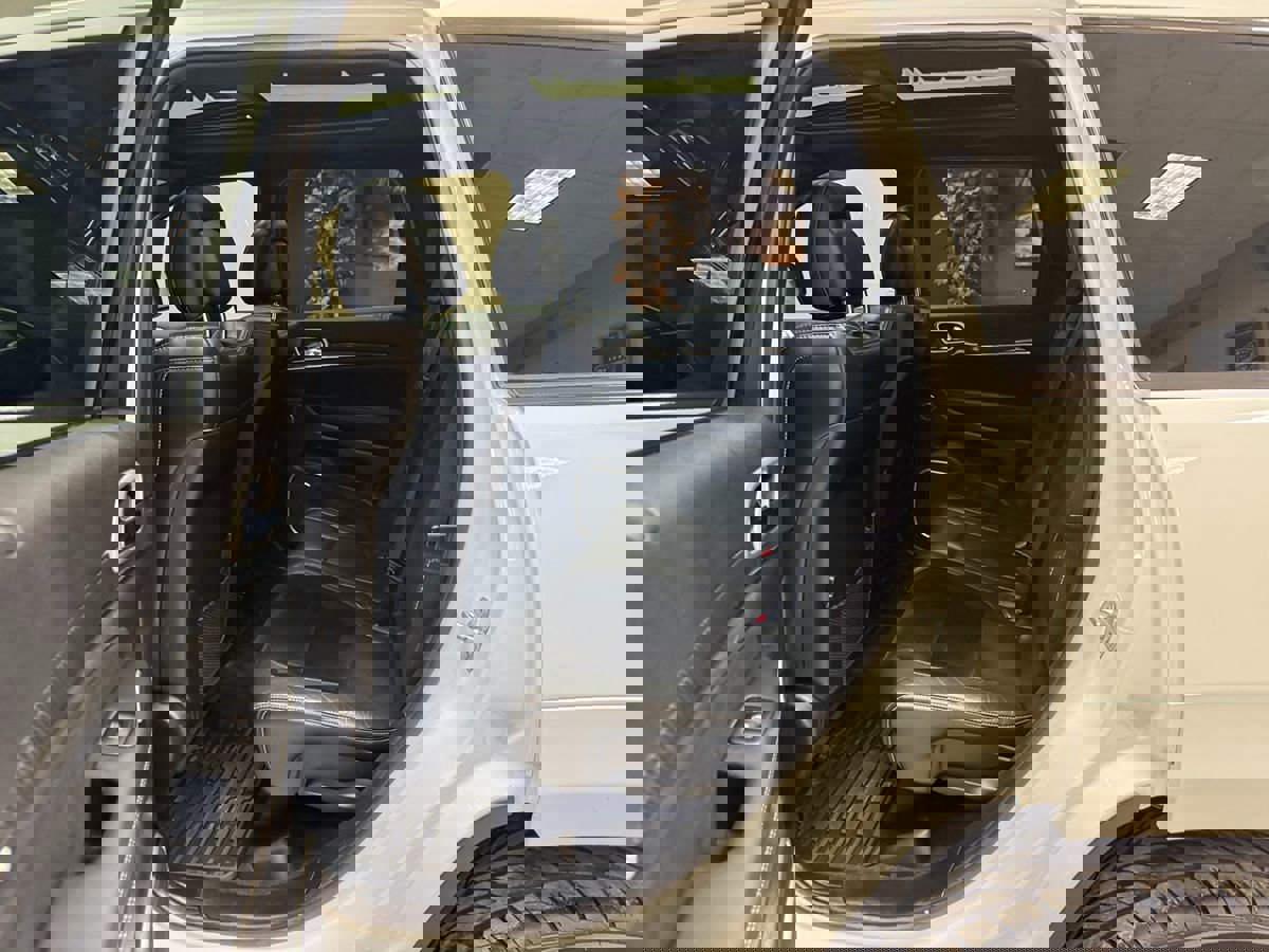 Used 2014 Jeep Grand Cherokee SRT8 image 53