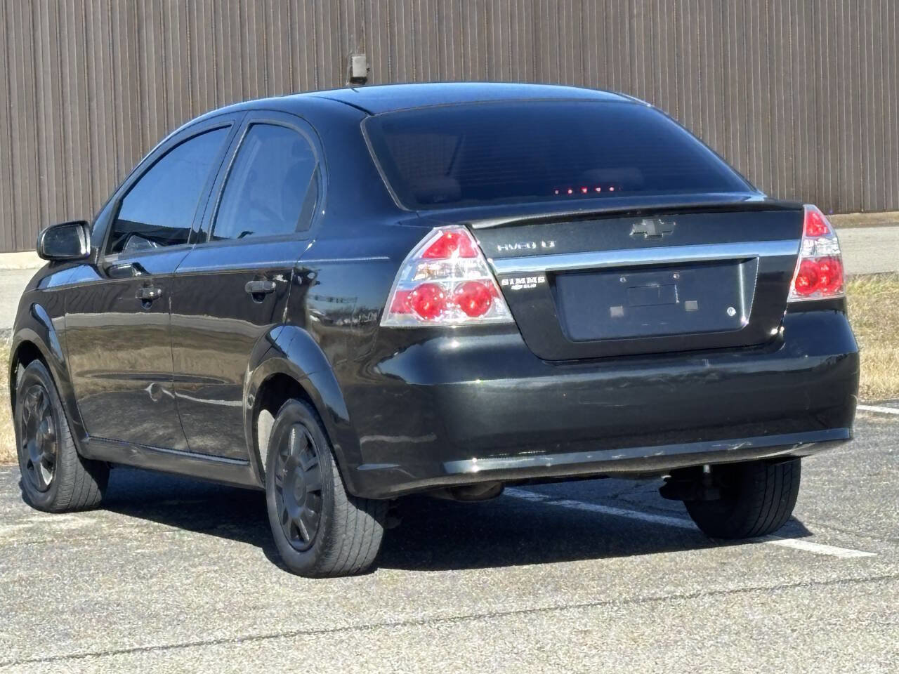 Used 2011 Chevrolet Aveo LT image 7