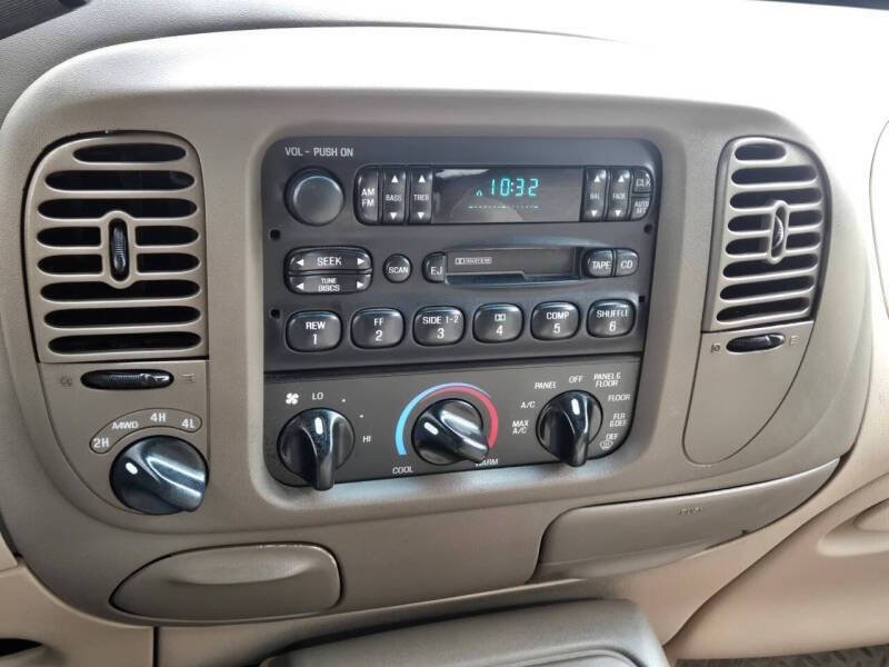 Used 1998 Ford Expedition XLT AWD/4WD image 23