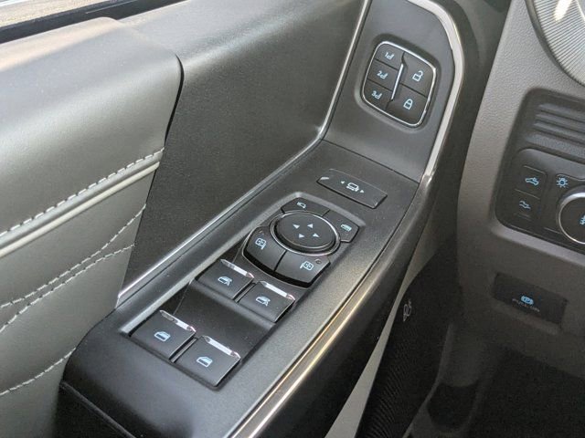 Used 2025 Ford F450 Platinum w/ Platinum Plus Package AWD/4WD image 28