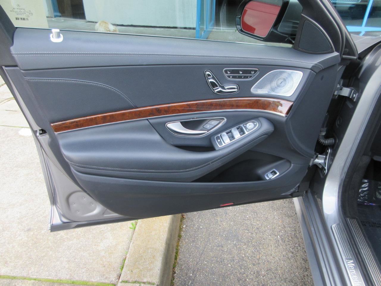 Used 2015 Mercedes-Benz S 550 Sedan image 5