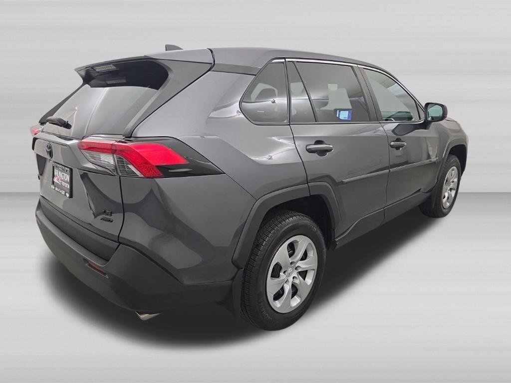 Used 2023 Toyota RAV4 LE AWD/4WD image 3