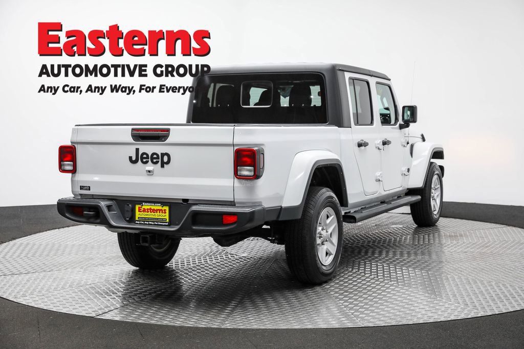 Used 2023 Jeep Gladiator Sport image 5