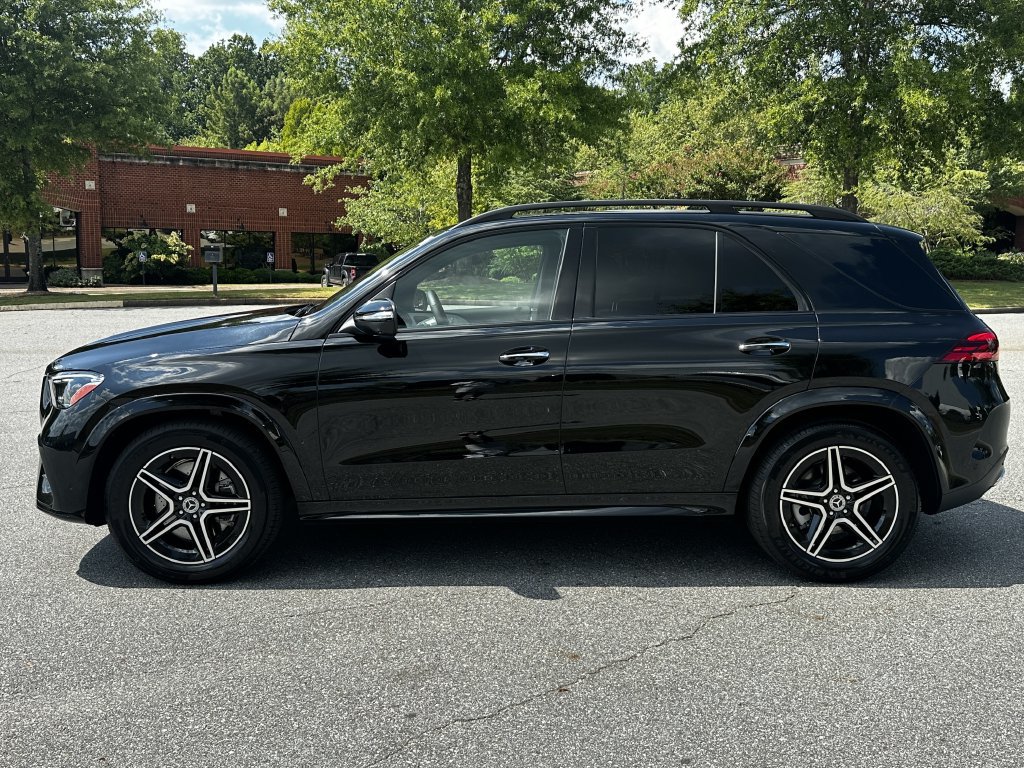 Certified 2025 Mercedes-Benz GLE 350 4MATIC w/ AMG Line Exterior image 5