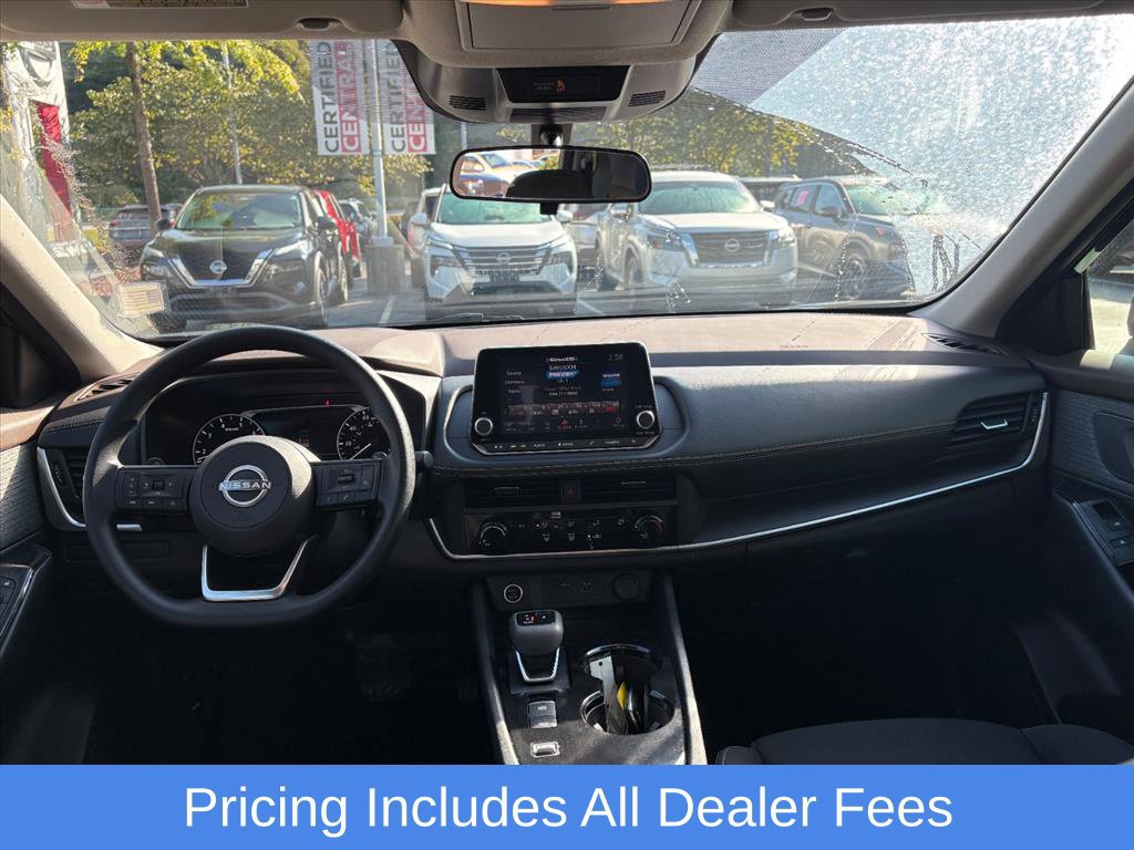 Used 2023 Nissan Rogue S FWD image 9