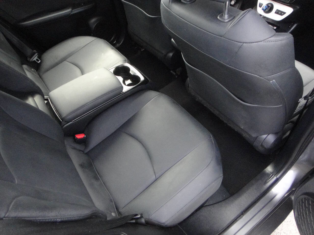 Used 2018 Toyota Prius Prime Advanced w/ Carpet Mat Package image 13