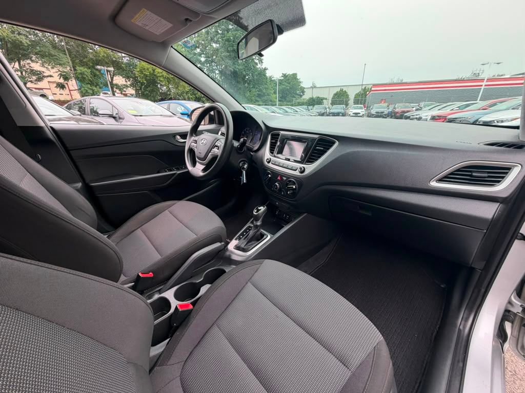 Used 2021 Hyundai Accent SE FWD image 19