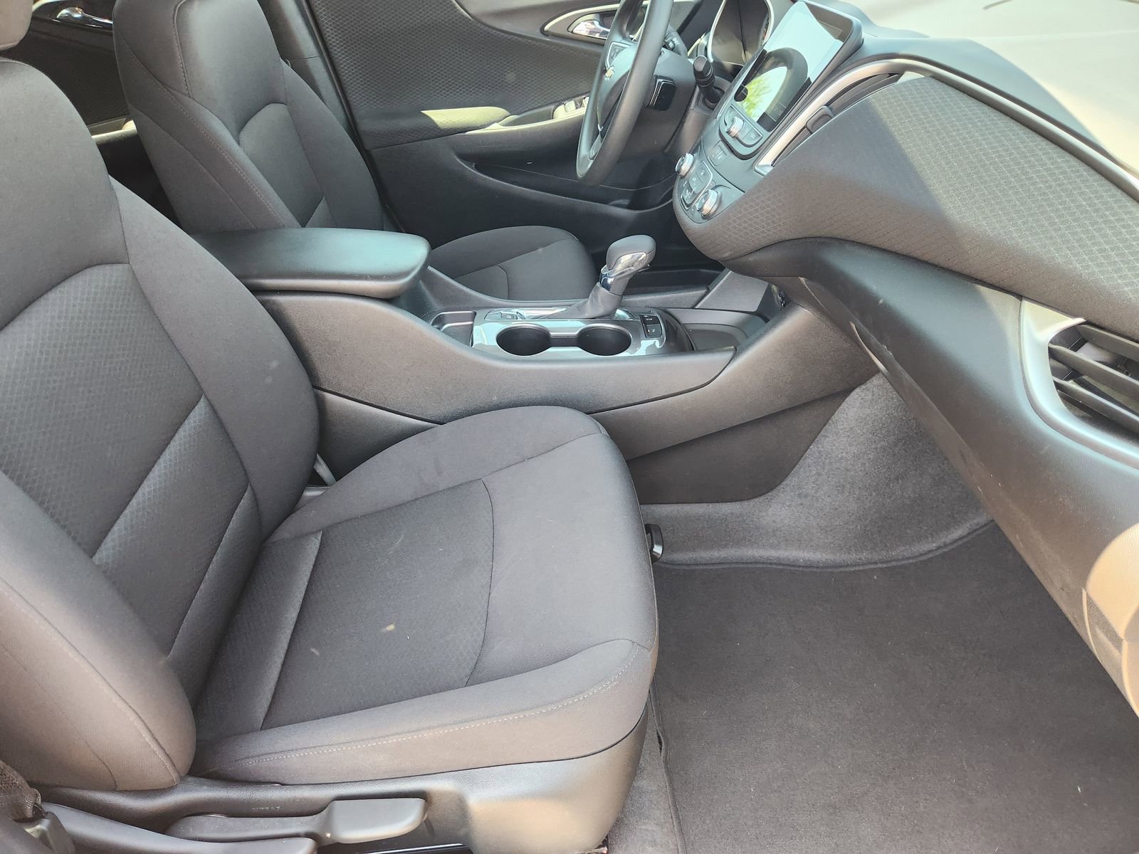 Used 2025 Chevrolet Malibu LS w/ Driver Confidence Package FWD image 17