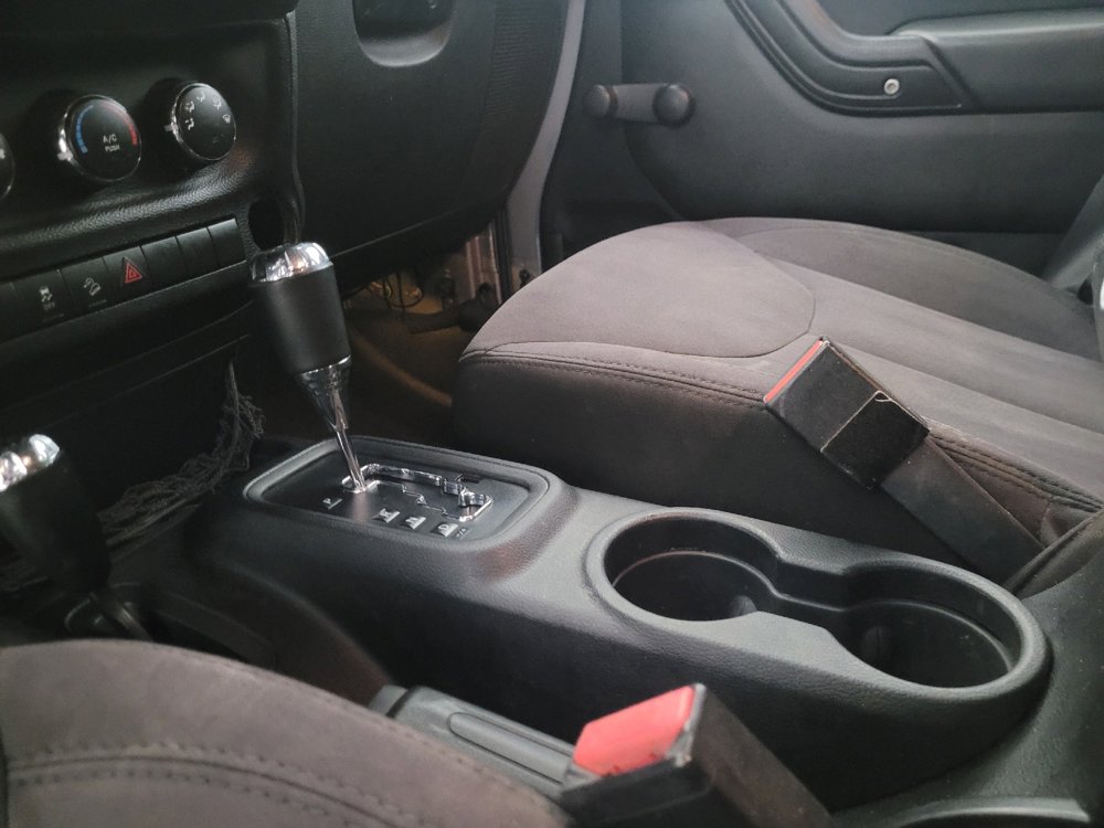 Used 2014 Jeep Wrangler Unlimited Sport w/ Connectivity Group AWD/4WD image 26