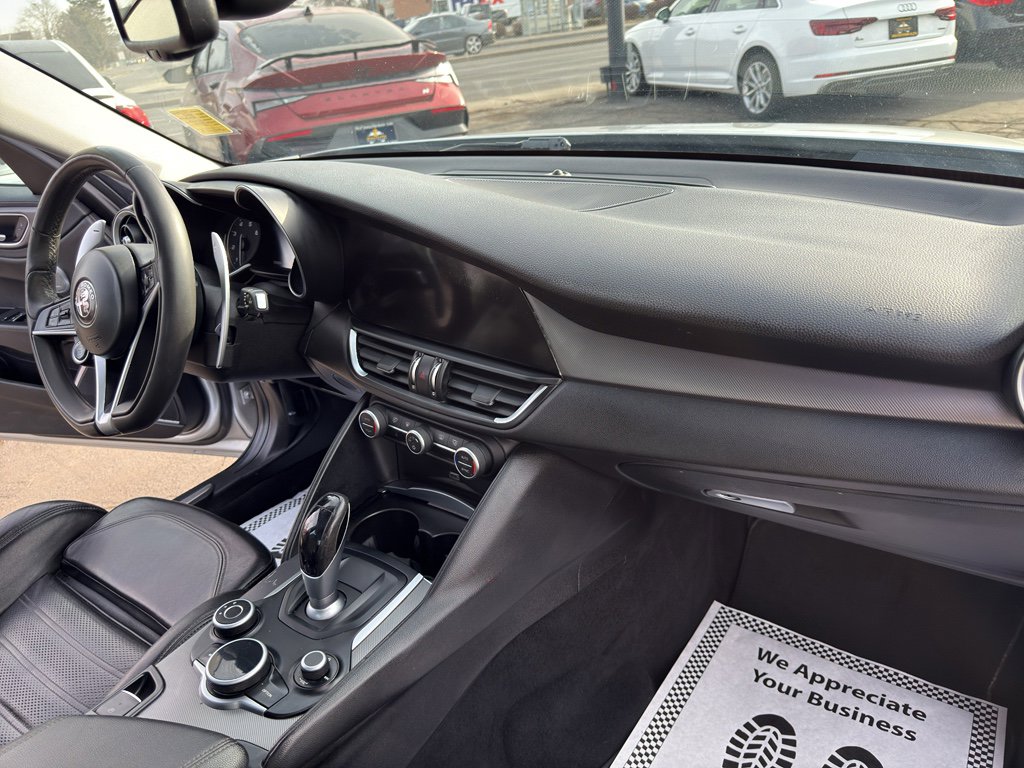 Used 2017 Alfa Romeo Giulia Ti w/ TI 19" Sport Package AWD/4WD image 15