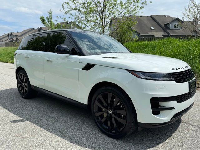 Used 2025 Land Rover Range Rover Sport SE AWD/4WD image 4