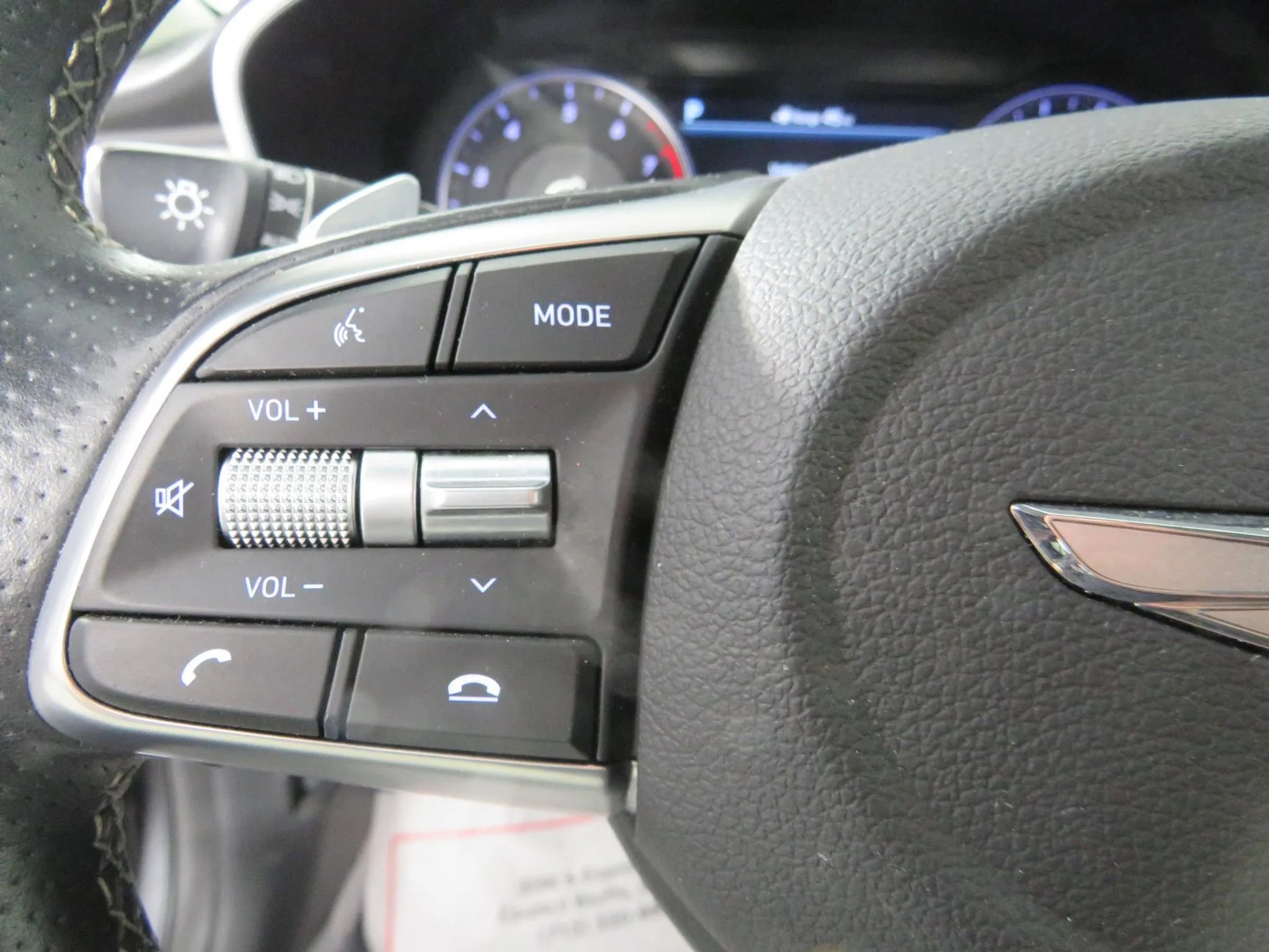 Used 2019 Genesis G70 2.0T Advanced image 16