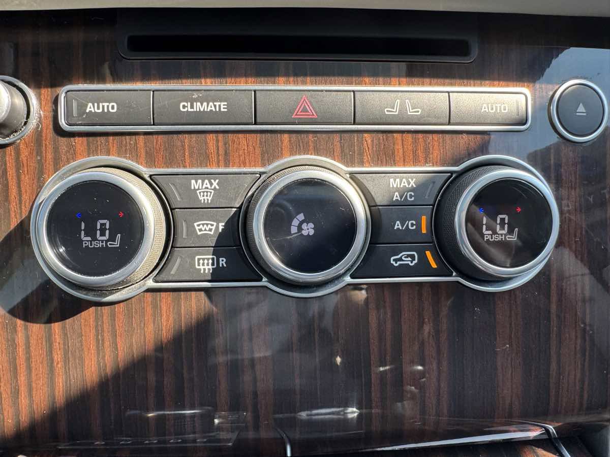 Used 2017 Land Rover Range Rover Supercharged image 18