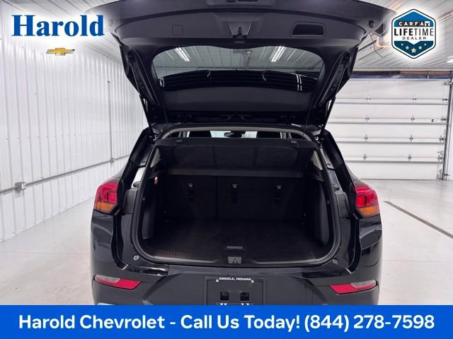 Used 2023 Buick Encore GX Preferred w/ Cold Weather Comfort Package FWD image 5