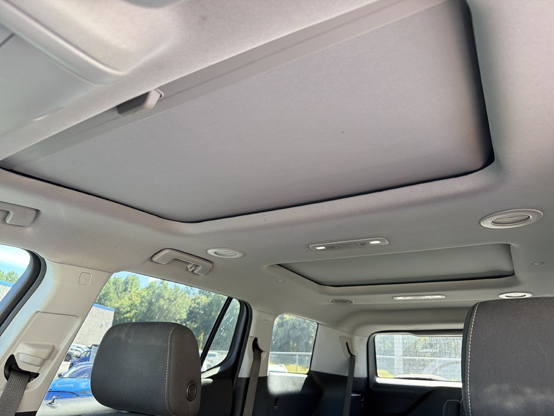 Used 2023 GMC Acadia SLE w/ Driver Convenience Package FWD image 12