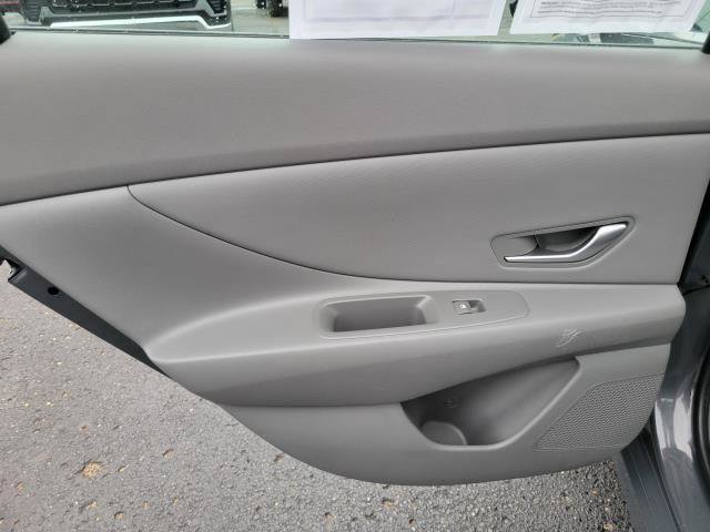Used 2025 Hyundai Elantra SEL FWD image 25
