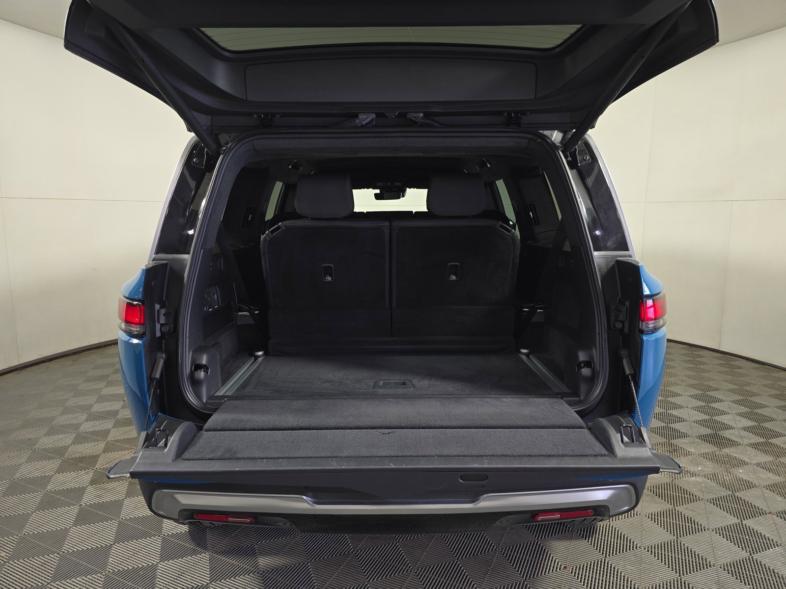 Used 2022 Rivian R1S Launch Edition AWD/4WD image 15