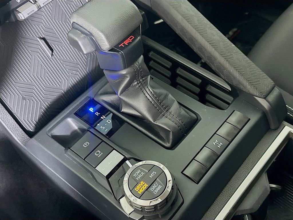 Used 2024 Toyota Tacoma TRD Off-Road image 31