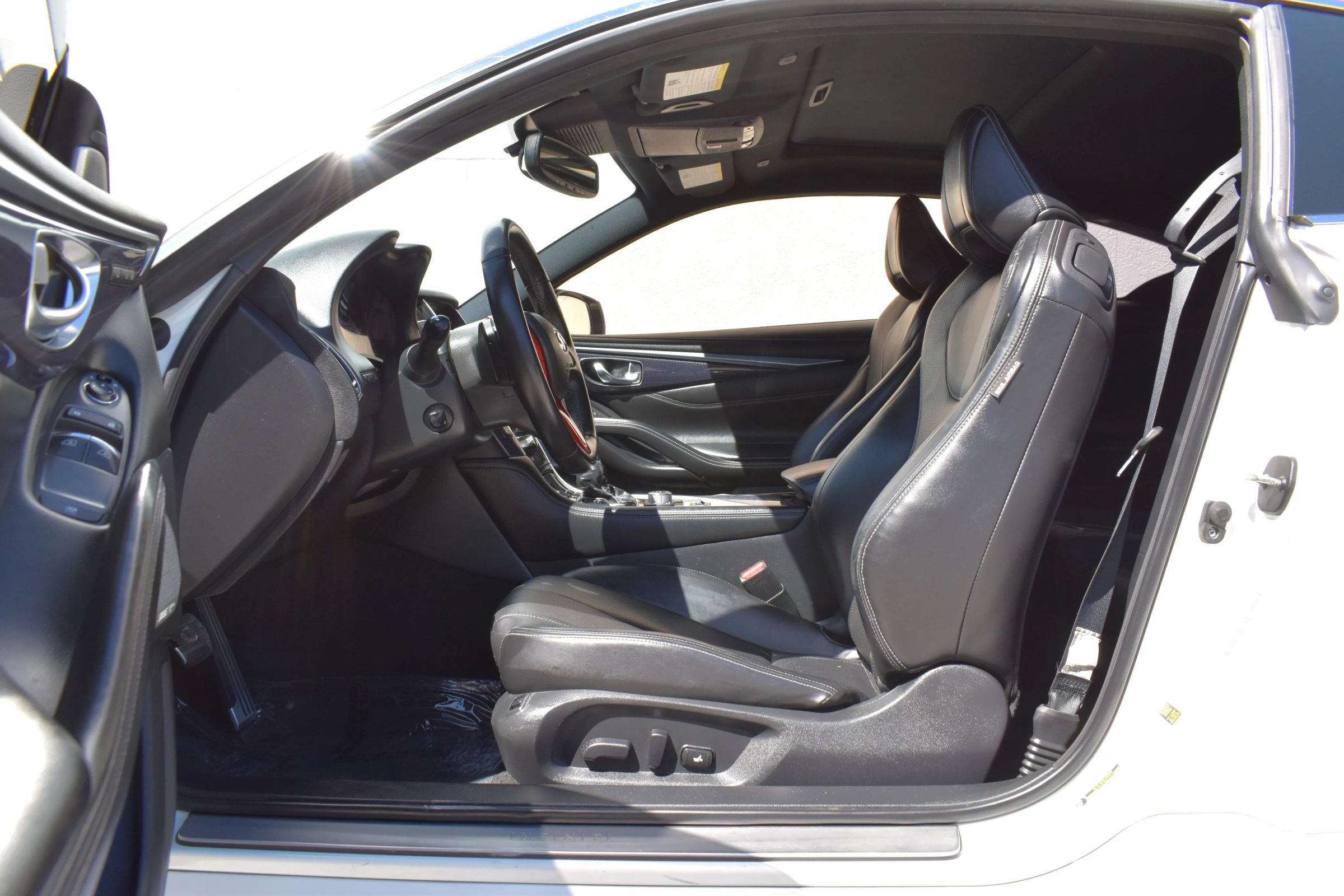 Used 2017 INFINITI Q60 Red Sport 400 RWD image 10