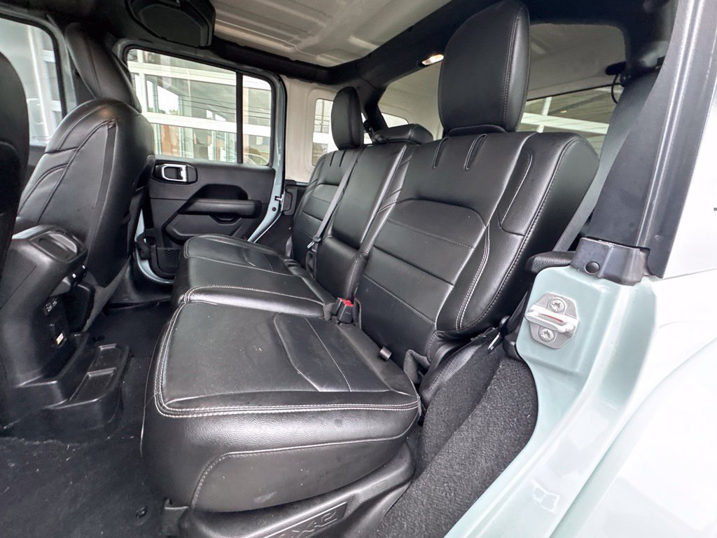 Used 2023 Jeep Wrangler Unlimited Sahara w/ Cold Weather Group AWD/4WD image 18