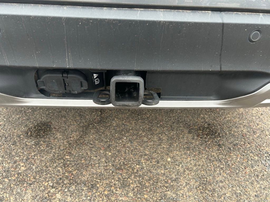 Used 2023 Ford Explorer XLT w/ Equipment Group 202A image 18