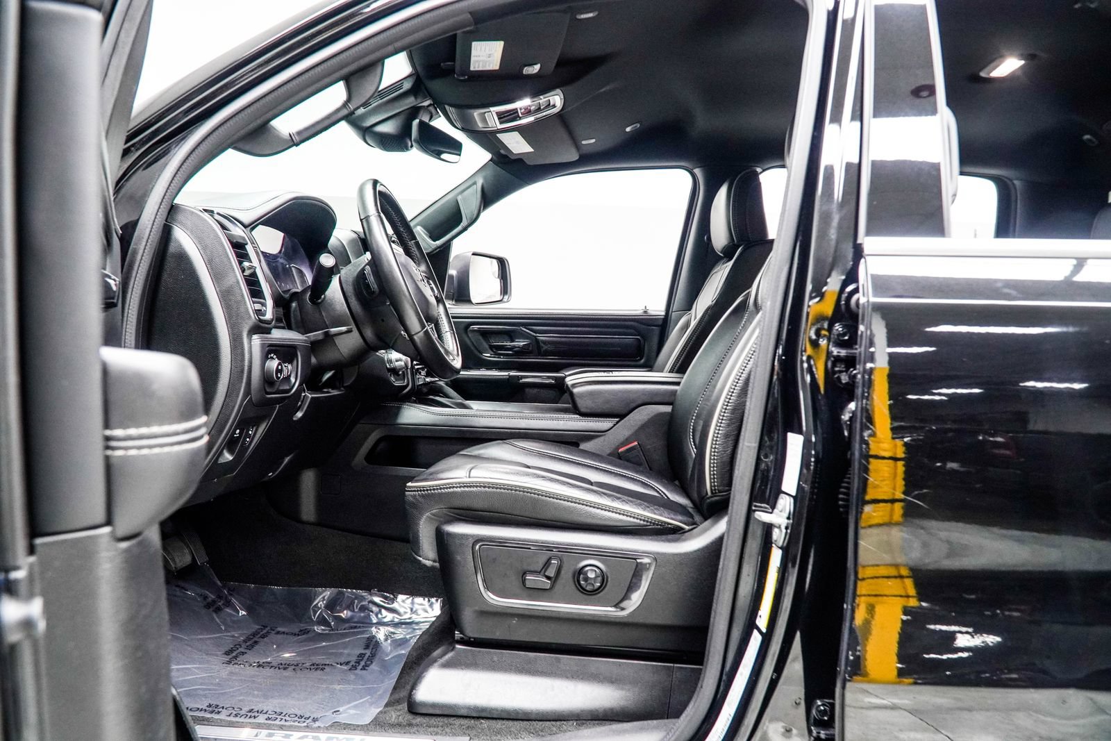 Used 2023 RAM 1500 Limited AWD/4WD image 33