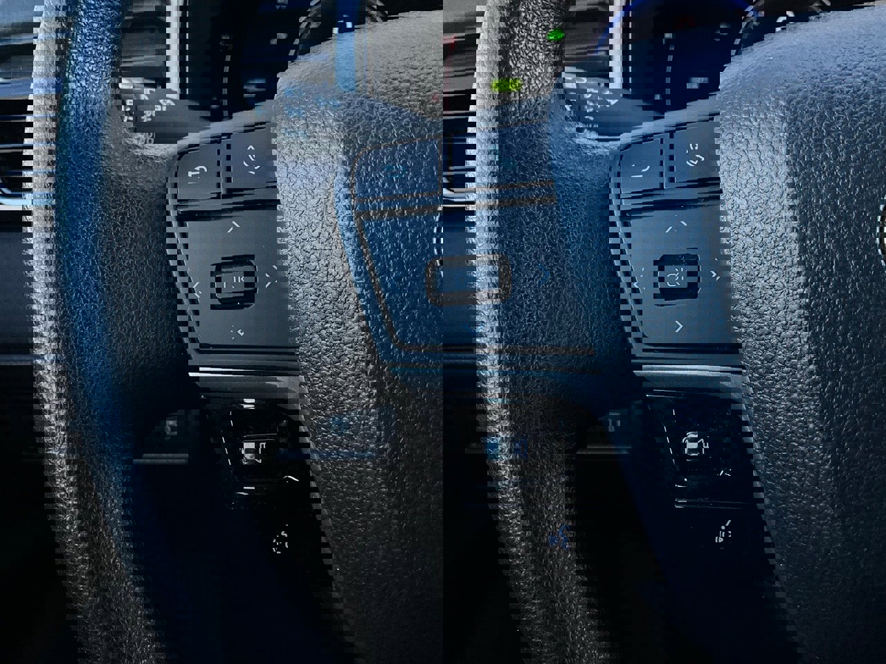 Used 2025 Toyota Camry LE image 32