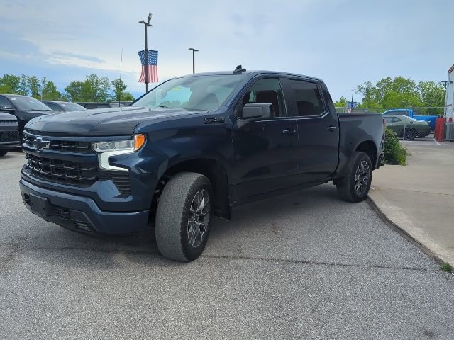Used 2023 Chevrolet Silverado 1500 RST w/ Z71 Off-Road Package AWD/4WD image 2