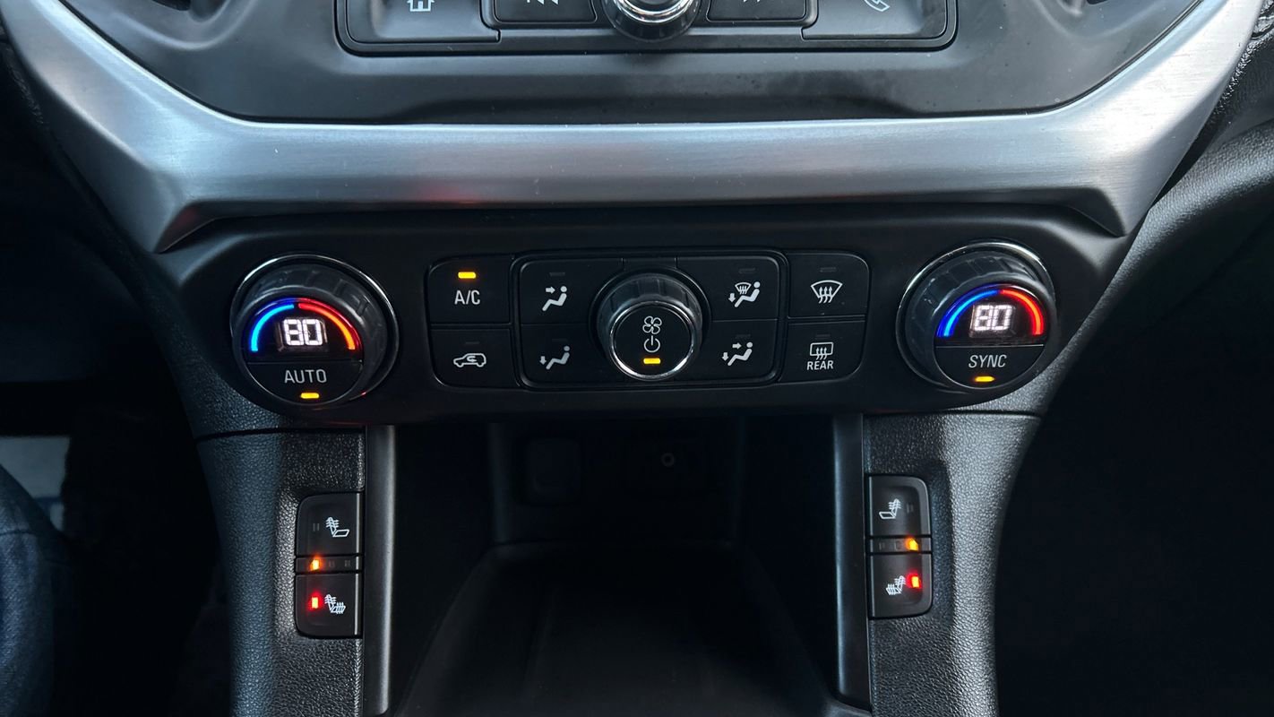 Used 2019 GMC Acadia SLE image 28