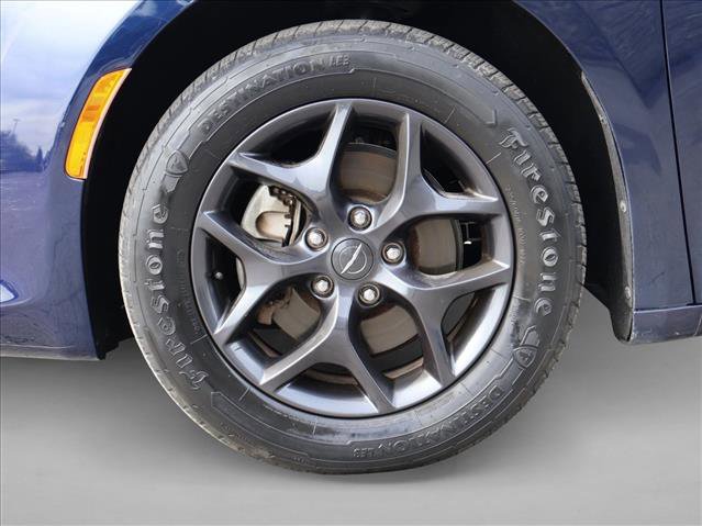 Used 2019 Chrysler Pacifica Touring Plus w/ S Appearance Package FWD image 21