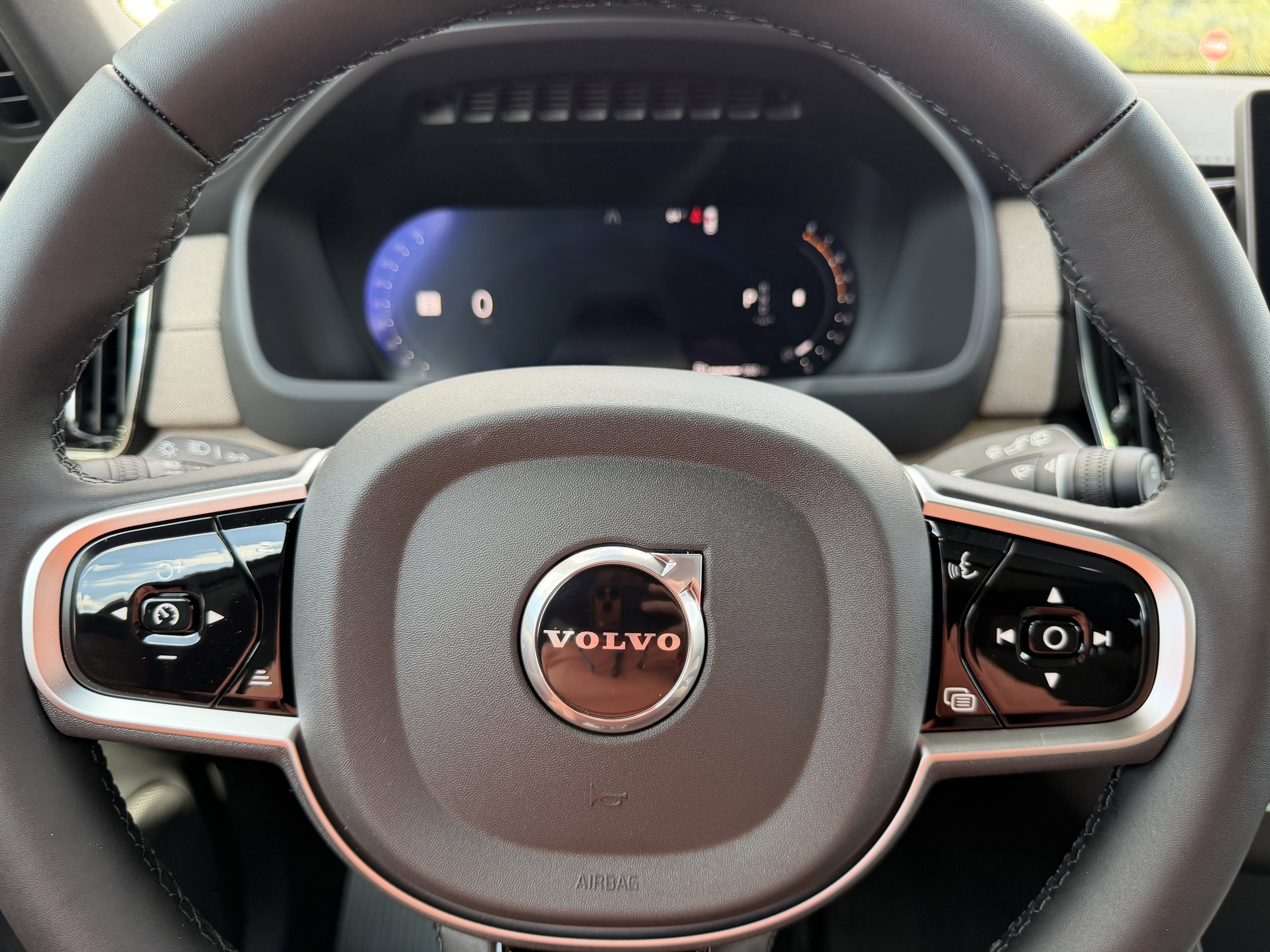 New 2026 Volvo XC90 B5 Core w/ Protection Package image 30